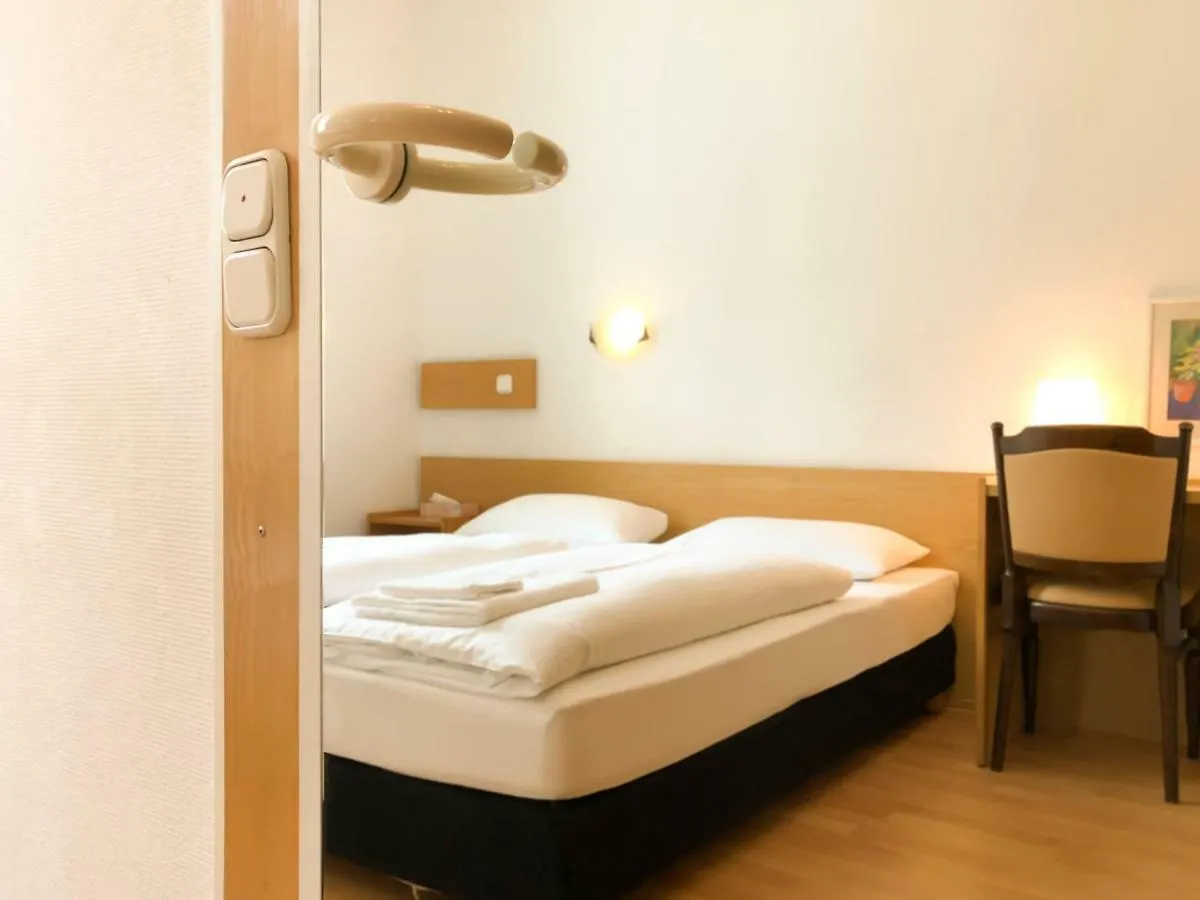 **  Hotel Moon Düsseldorf Germania